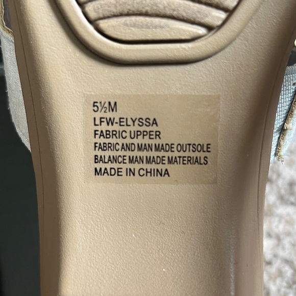 New** London Fog Sandals - Picture 4 of 5